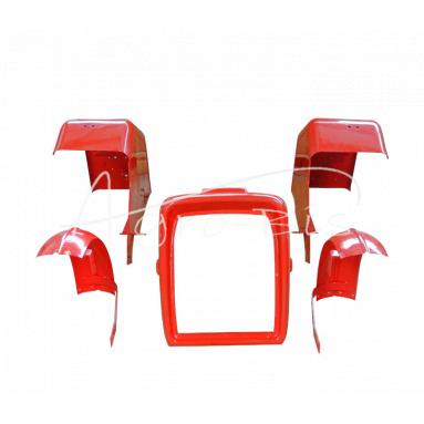 Komplet blacharki lakierowanej C-330 czerwony duży - błotnik tylny 2x, błotnik przedni 2x, maska - w pudełku paletowym RAL3020